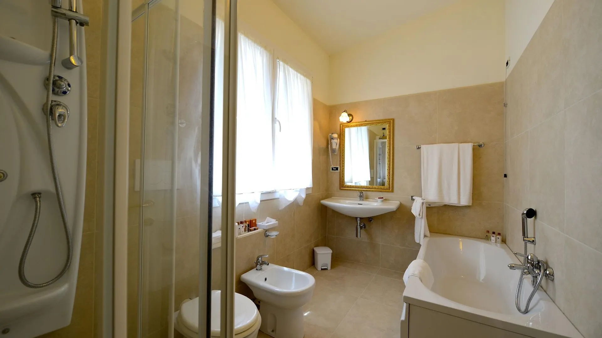 Hotel Viscardo Forte dei Marmi Italy